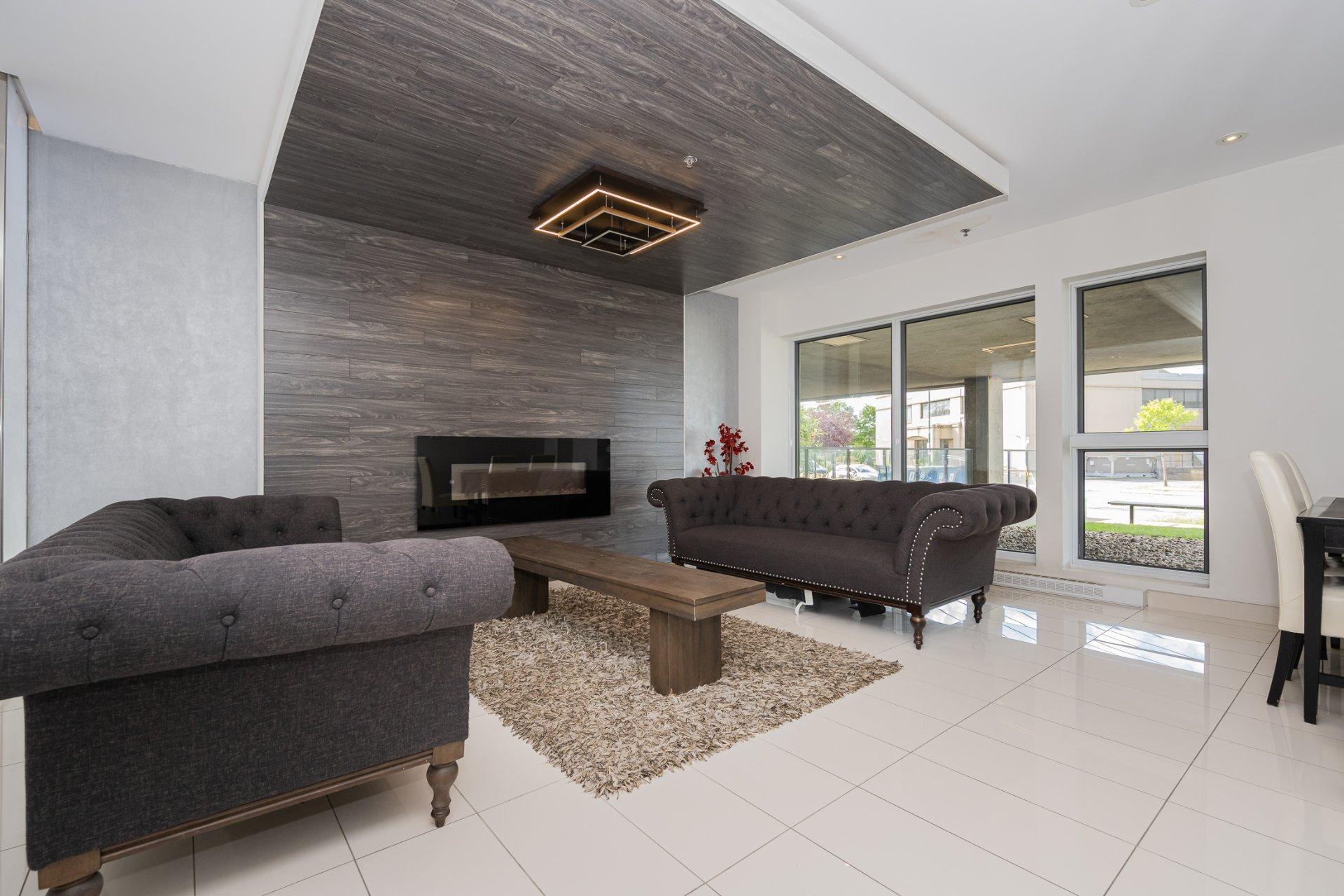 









2335


Ch. Manella

, 706,
Mont-Royal,




QC
H4P0B3

