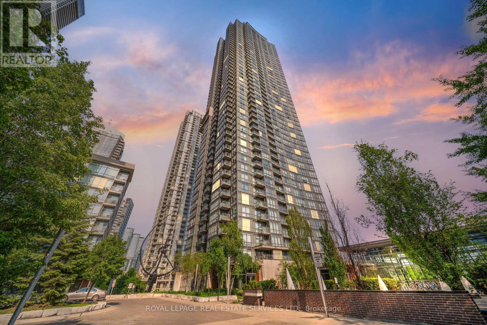 












3906 - 11 BRUNEL COURT

,
Toronto,




Ontario
M5V3Y3

