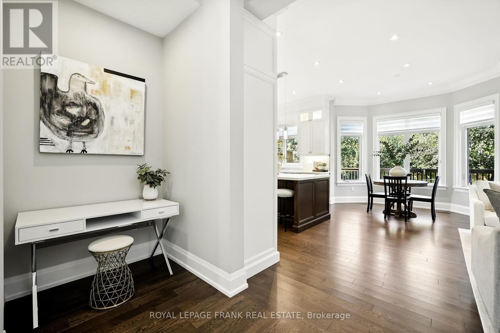 












52 WOOTTEN WAY N

,
Markham (Markham Village),




Ontario
L3P2Y4

