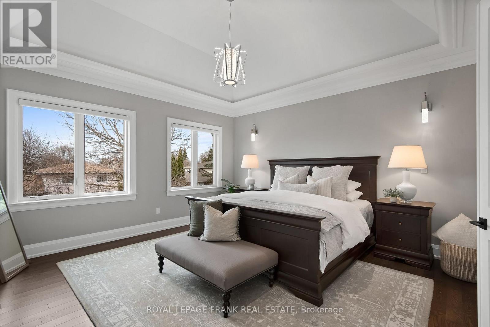 












52 WOOTTEN WAY N

,
Markham (Markham Village),




Ontario
L3P2Y4

