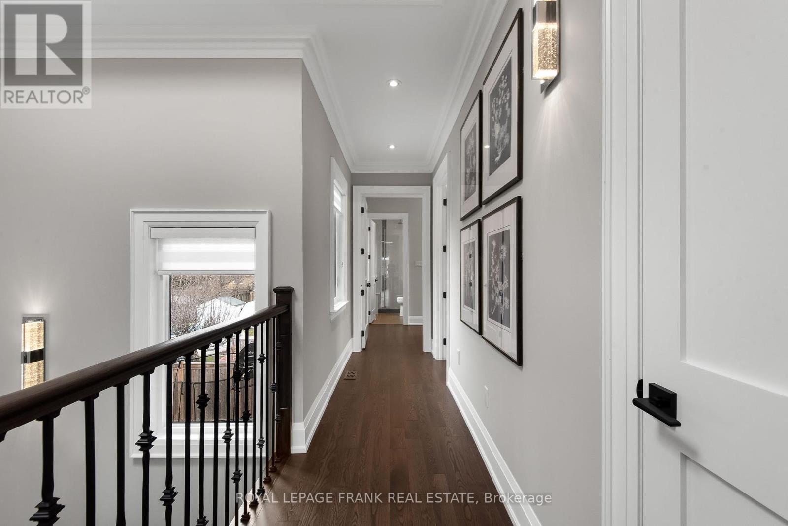 












52 WOOTTEN WAY N

,
Markham (Markham Village),




Ontario
L3P2Y4

