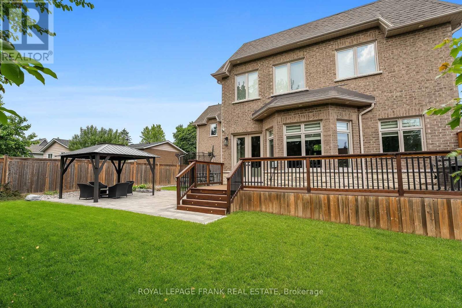 












52 WOOTTEN WAY N

,
Markham (Markham Village),




Ontario
L3P2Y4

