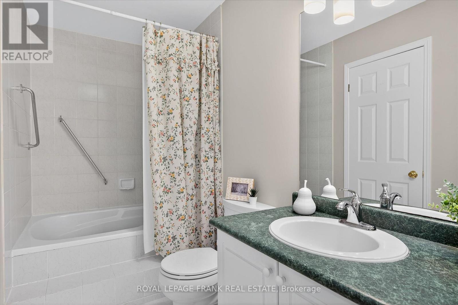 












3075 WESTRIDGE BOULEVARD

,
Peterborough (Monaghan Ward 2),




Ontario
K9K2K5

