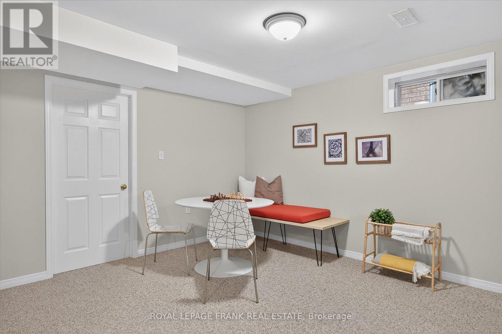 












3075 WESTRIDGE BOULEVARD

,
Peterborough (Monaghan Ward 2),




Ontario
K9K2K5

