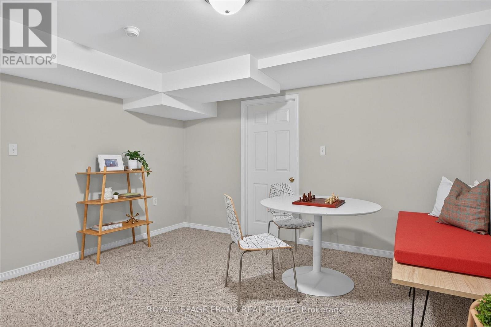 












3075 WESTRIDGE BOULEVARD

,
Peterborough (Monaghan Ward 2),




Ontario
K9K2K5

