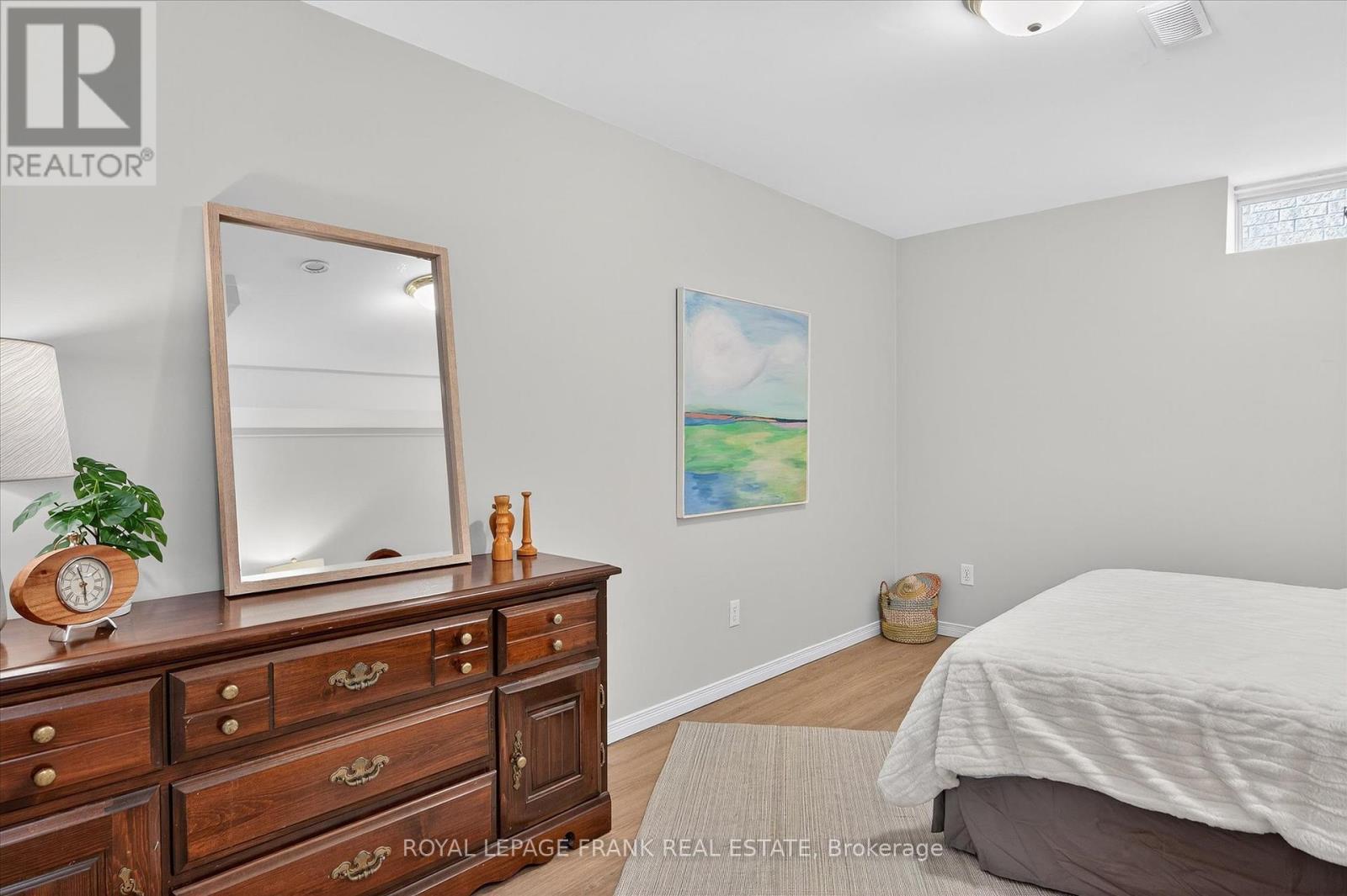 












3075 WESTRIDGE BOULEVARD

,
Peterborough (Monaghan Ward 2),




Ontario
K9K2K5


