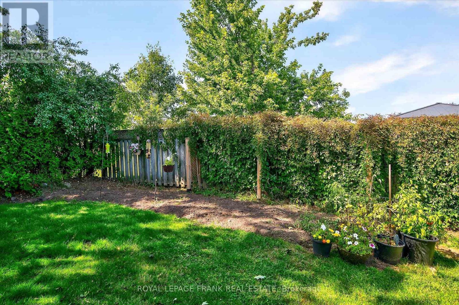 












3075 WESTRIDGE BOULEVARD

,
Peterborough (Monaghan Ward 2),




Ontario
K9K2K5

