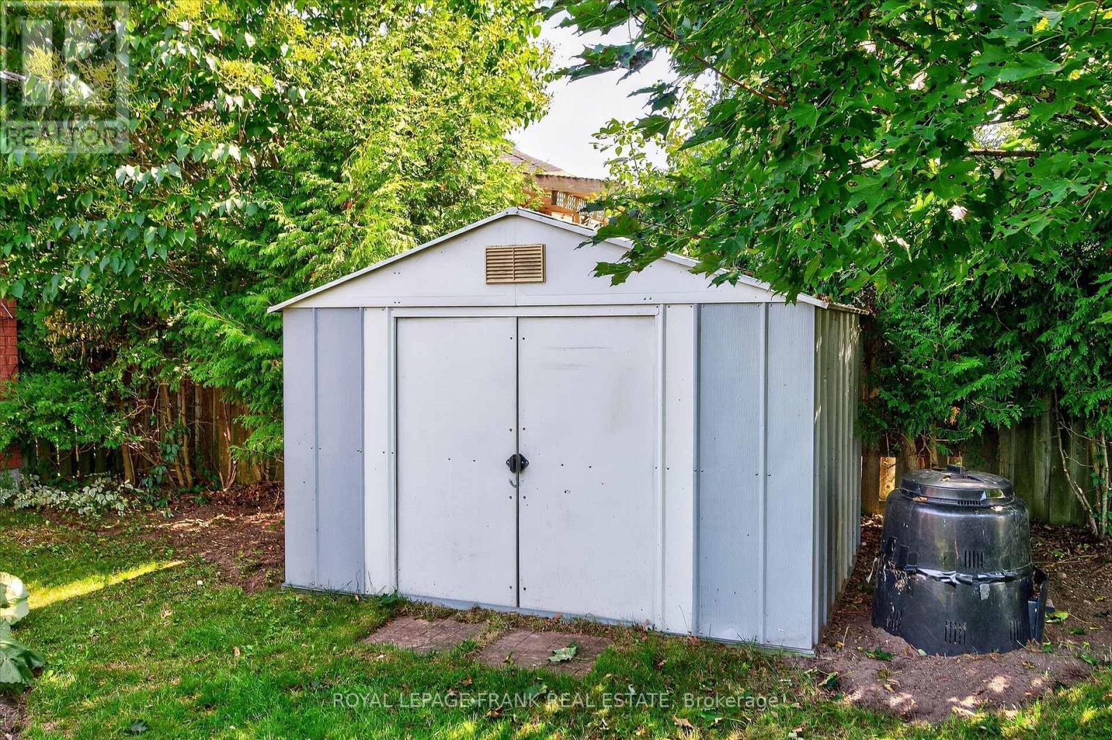 












3075 WESTRIDGE BOULEVARD

,
Peterborough (Monaghan Ward 2),




Ontario
K9K2K5

