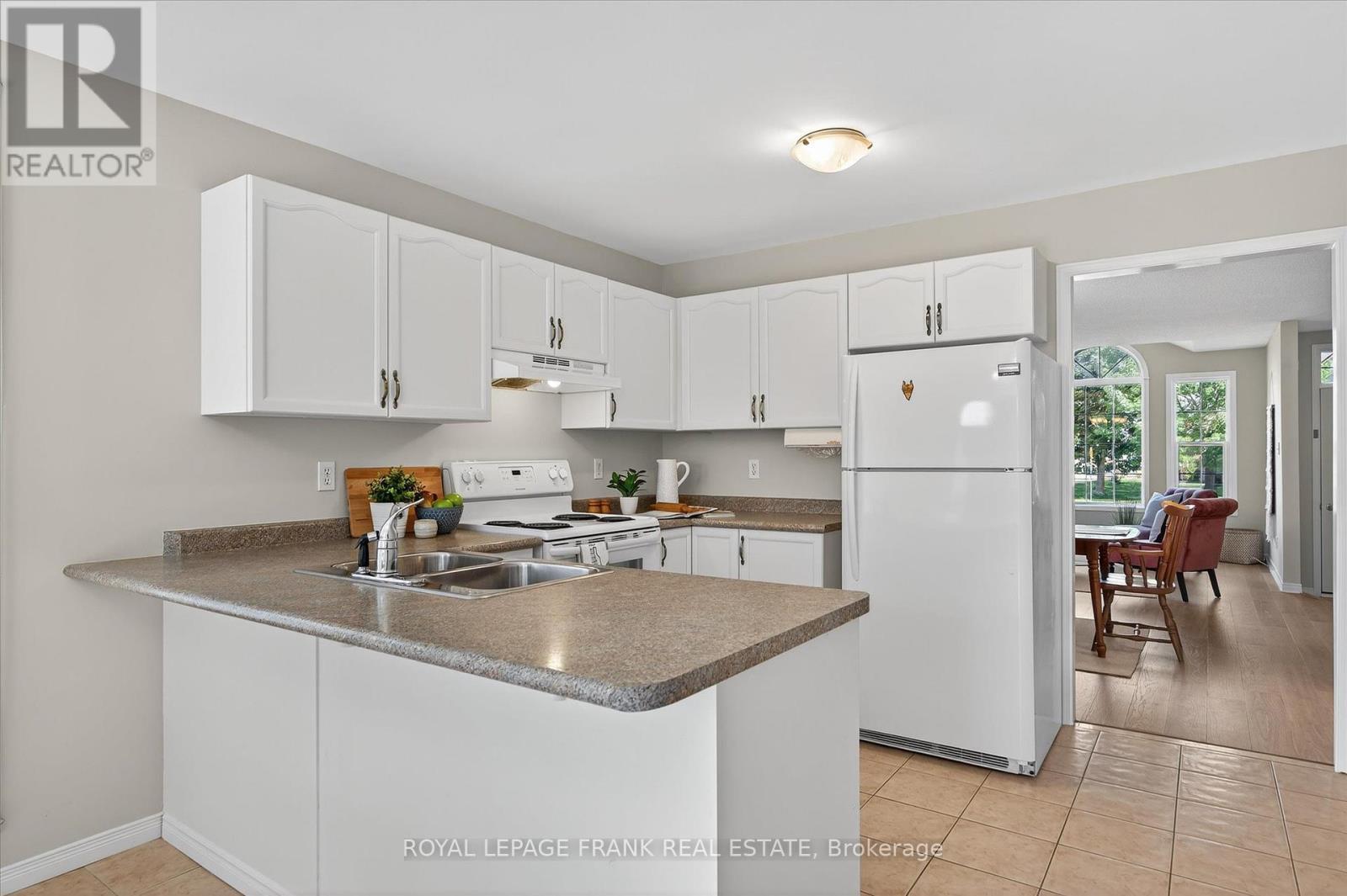 












3075 WESTRIDGE BOULEVARD

,
Peterborough (Monaghan Ward 2),




Ontario
K9K2K5

