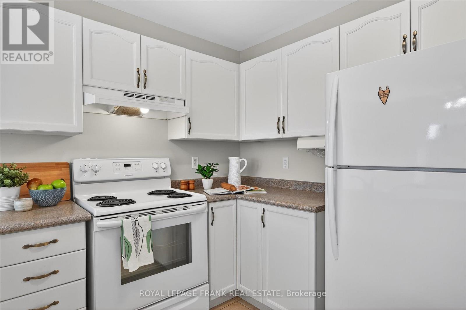 












3075 WESTRIDGE BOULEVARD

,
Peterborough (Monaghan Ward 2),




Ontario
K9K2K5

