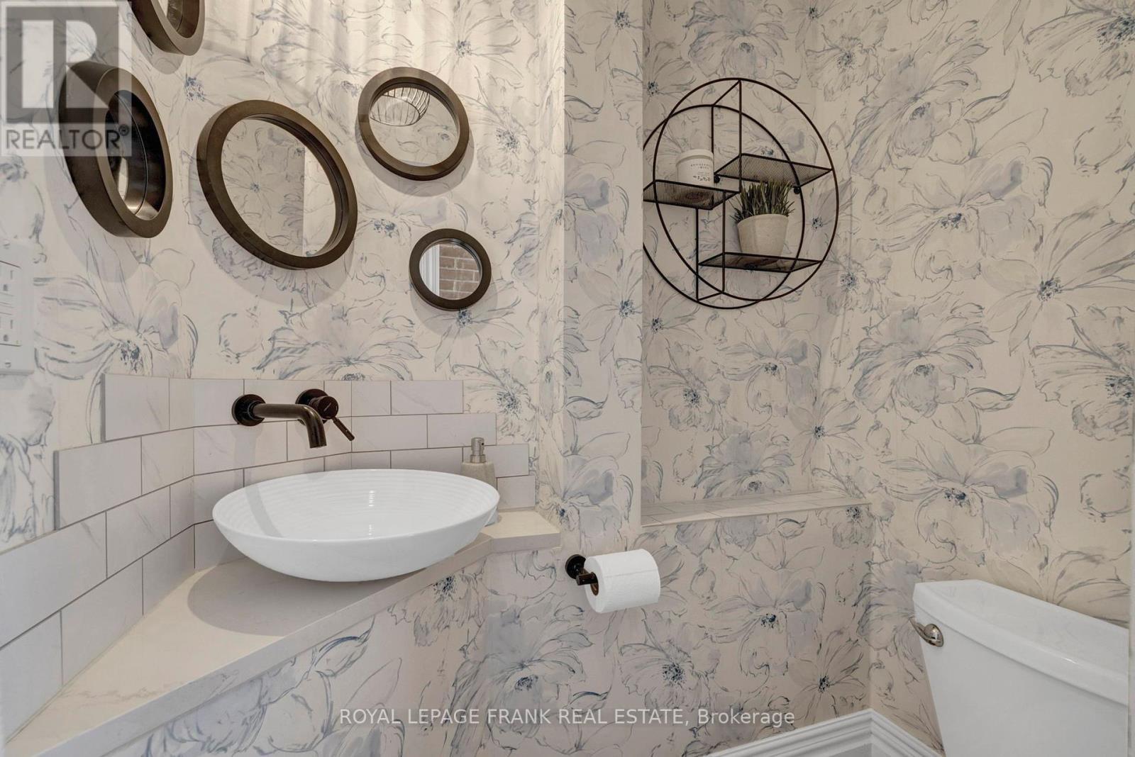 












18 NASSAU STREET

,
Selwyn,




Ontario
K0L2H0


