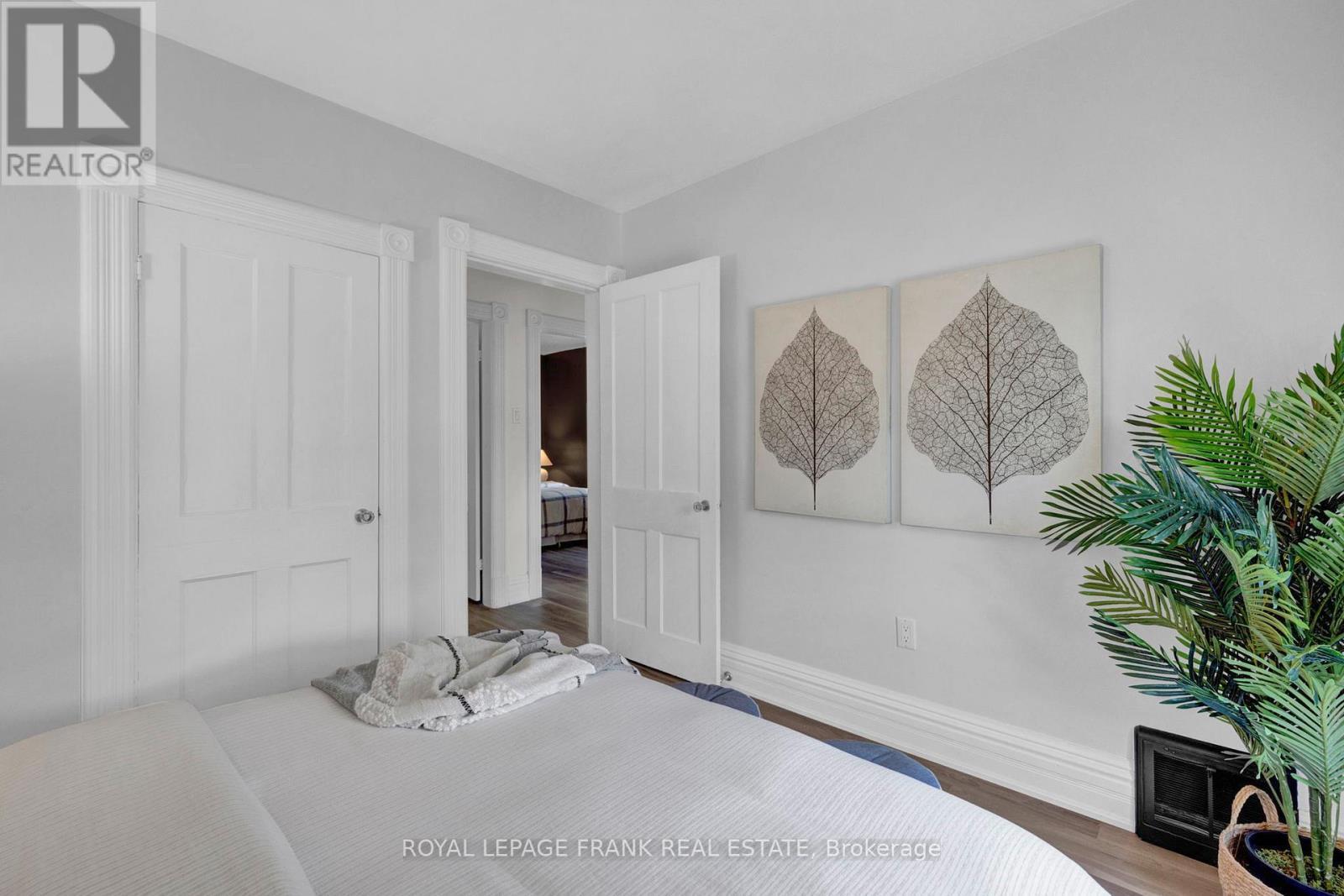 












18 NASSAU STREET

,
Selwyn,




Ontario
K0L2H0

