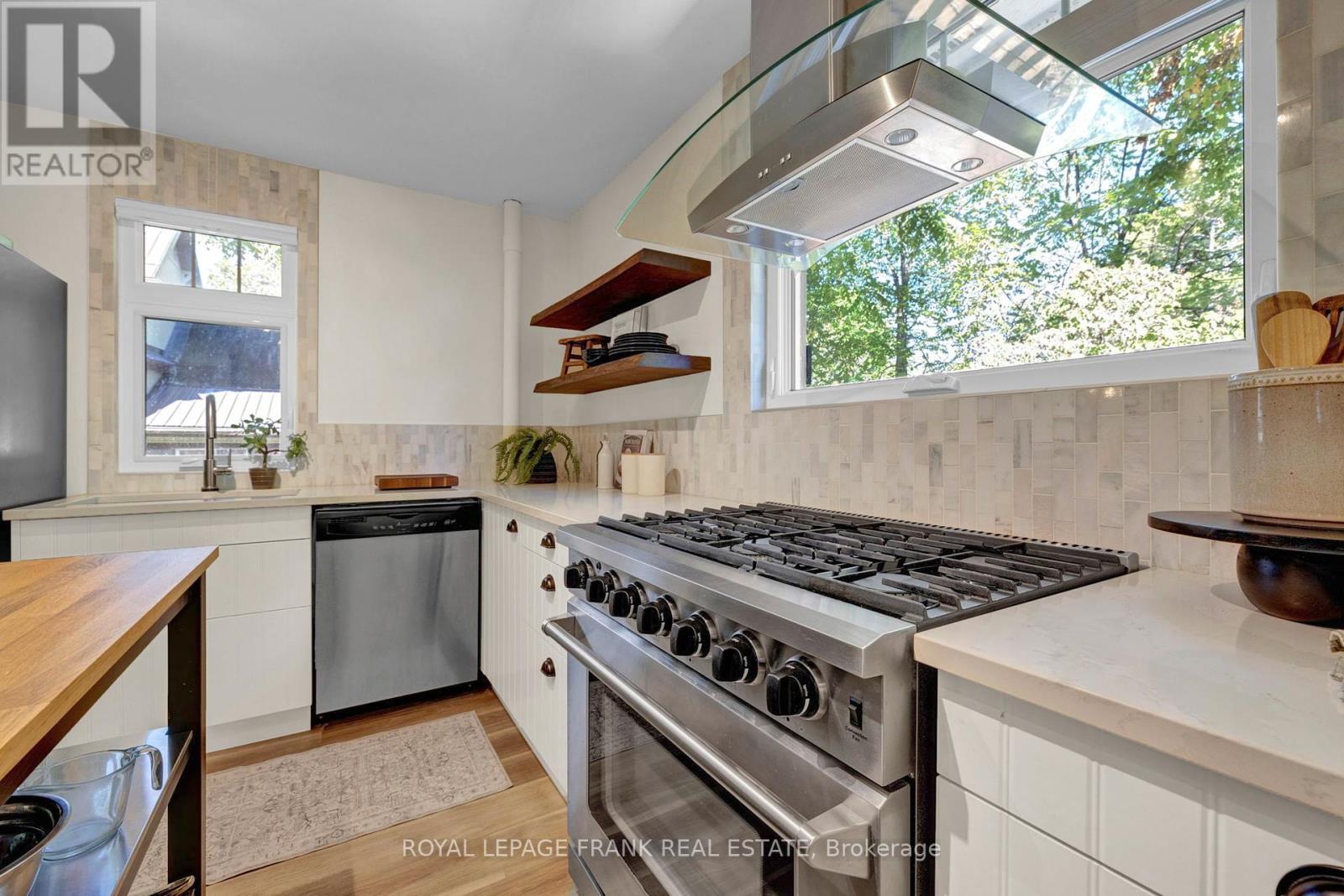 












18 NASSAU STREET

,
Selwyn,




Ontario
K0L2H0

