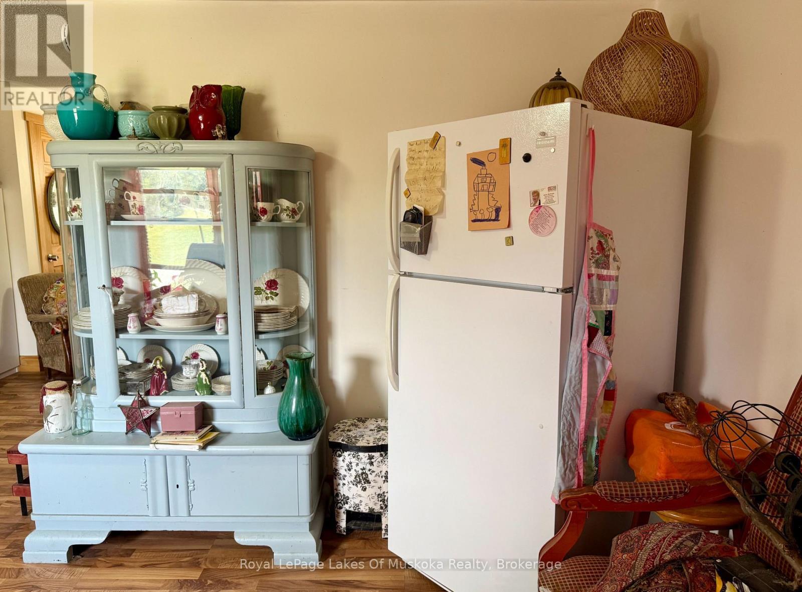 












16 BARBARA STREET

,
Perry (Novar),




Ontario
P0A1R0

