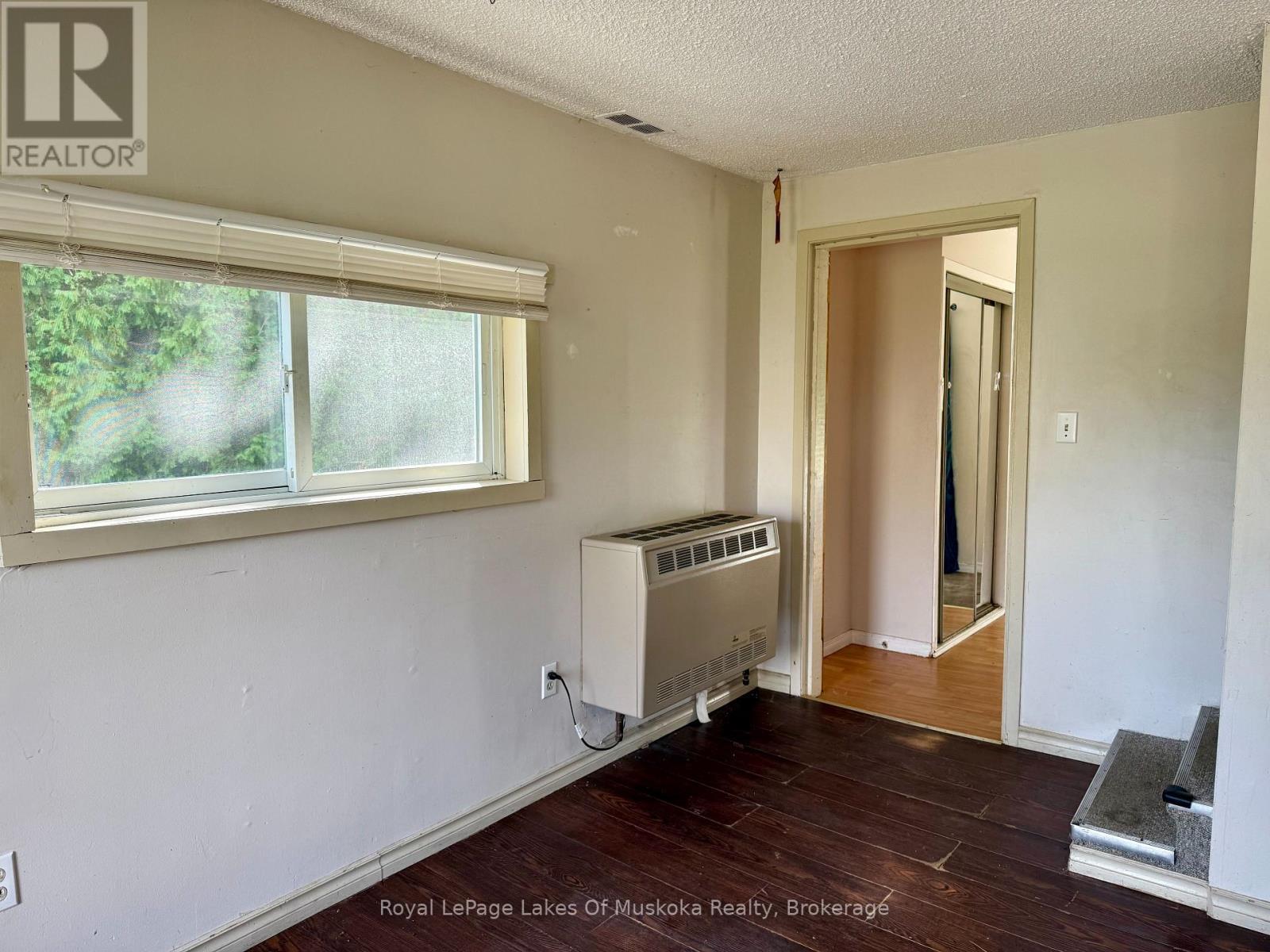 












16 BARBARA STREET

,
Perry (Novar),




Ontario
P0A1R0

