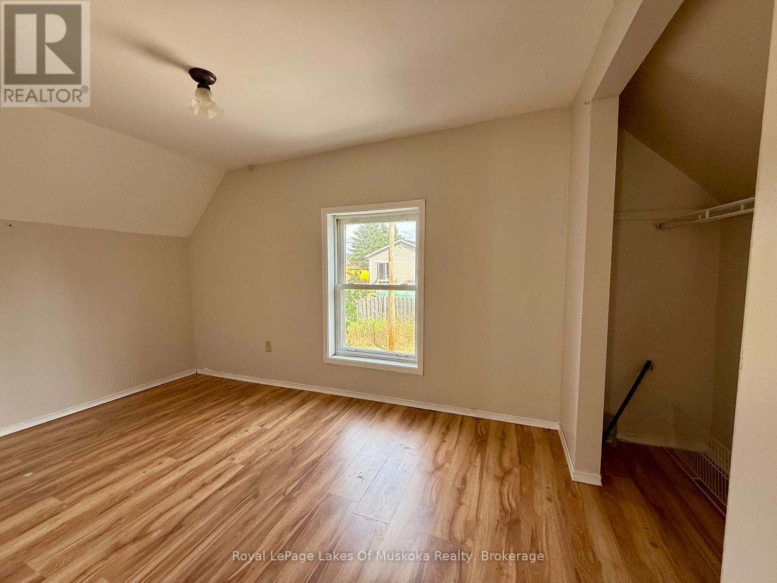 












16 BARBARA STREET

,
Perry (Novar),




Ontario
P0A1R0

