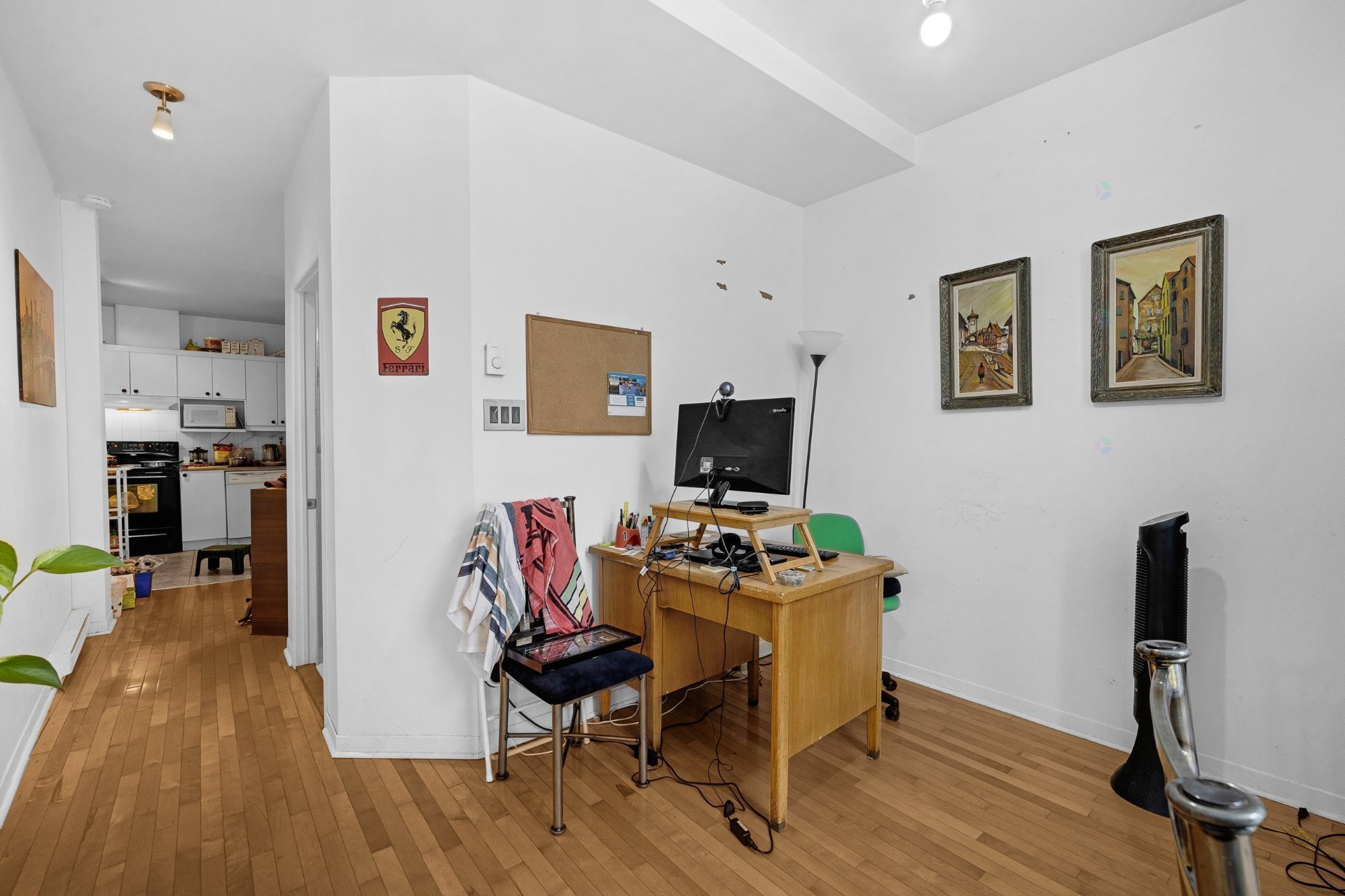 









2071

 - 2075


Boul. St-Laurent

,
Montréal (Ville-Marie),




QC
H2X2T3

