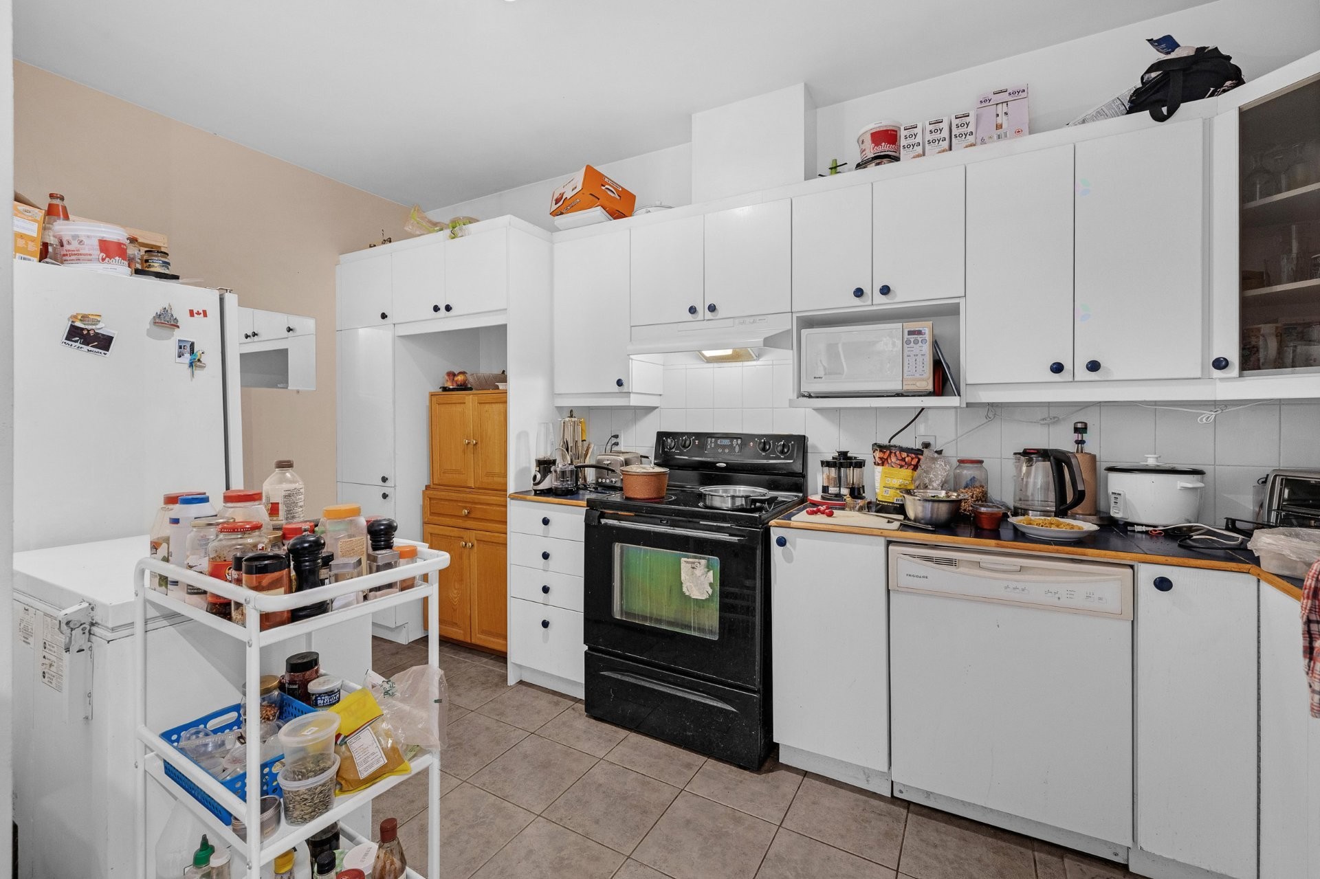 









2071

 - 2075


Boul. St-Laurent

,
Montréal (Ville-Marie),




QC
H2X2T3

