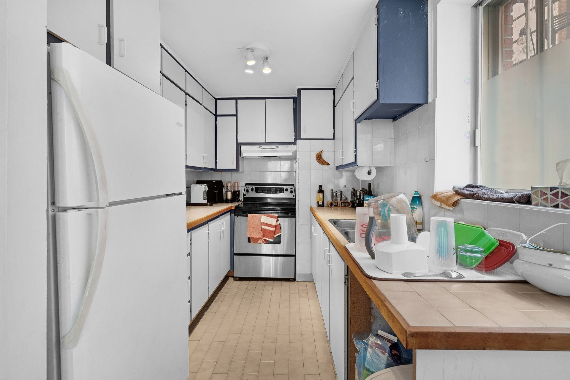 









2071

 - 2075


Boul. St-Laurent

,
Montréal (Ville-Marie),




QC
H2X2T3

