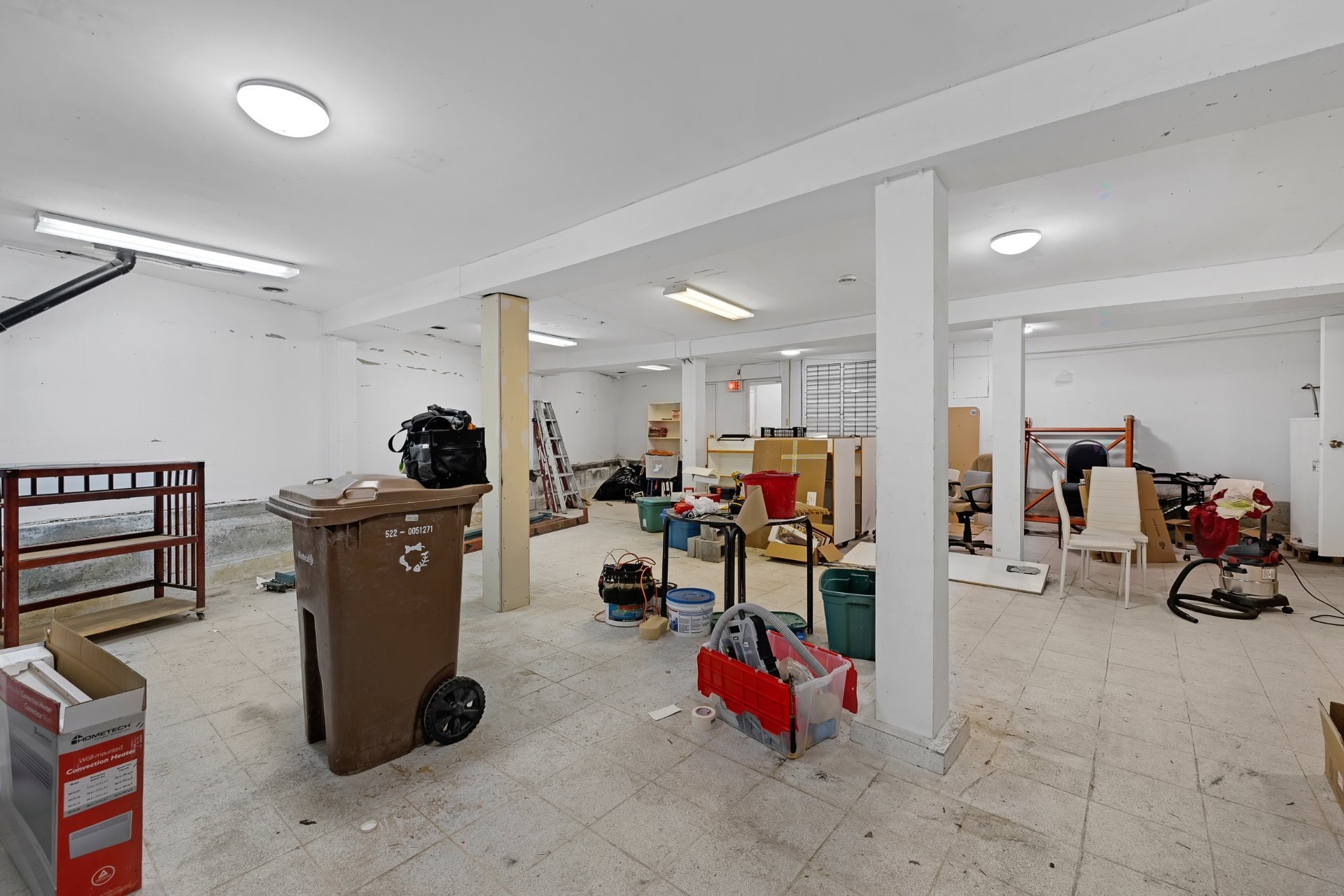 









2071

 - 2075


Boul. St-Laurent

,
Montréal (Ville-Marie),




QC
H2X2T3

