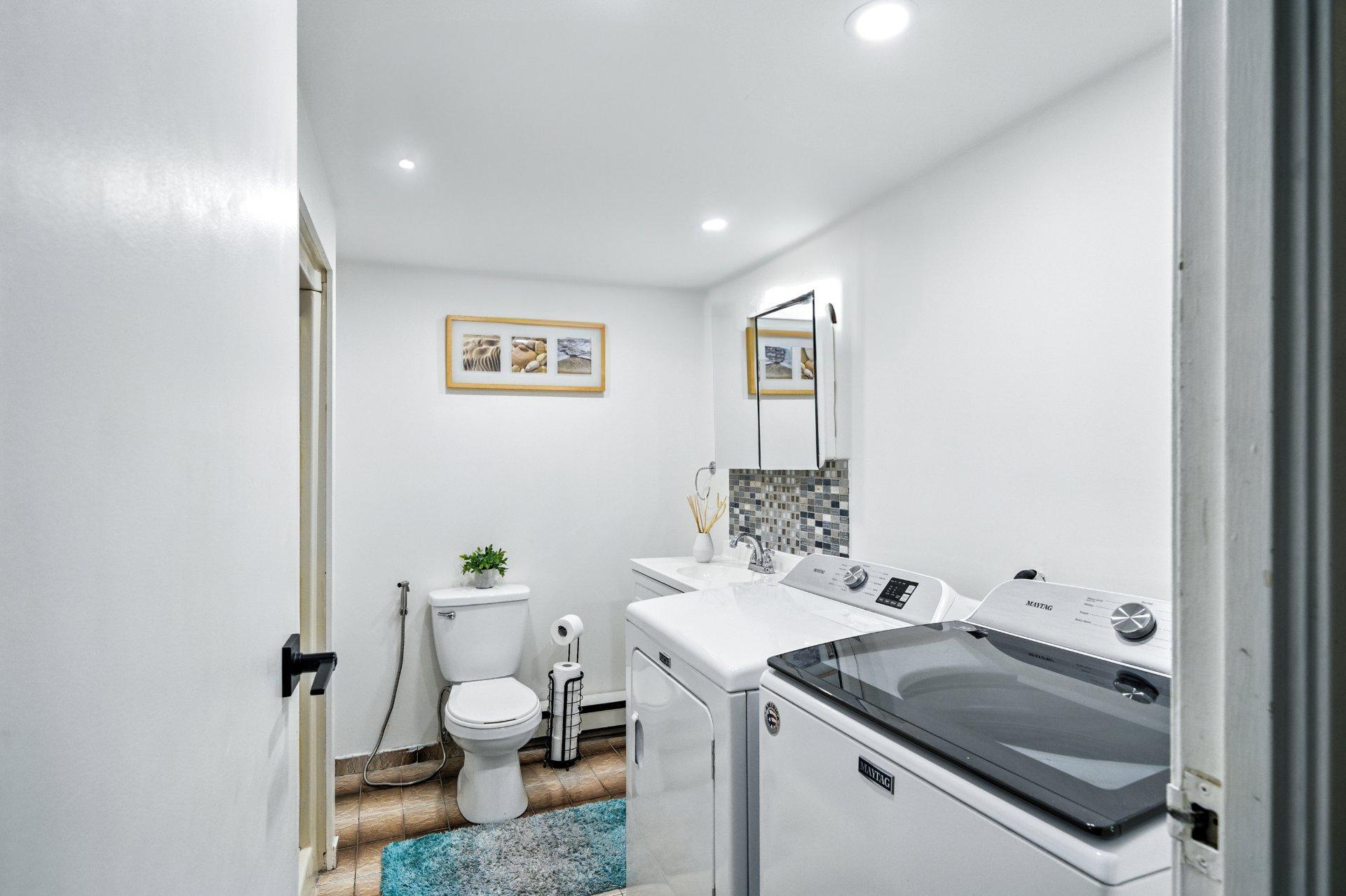 









7241


Av. de l'Alsace

, 102,
Montréal (Anjou),




QC
H1J2K5

