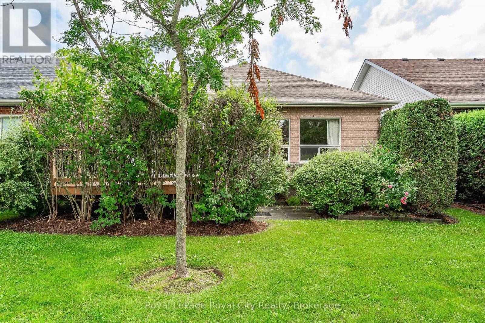 












24 BEECHLAWN BOULEVARD

,
Guelph (Village By The Arboretum),




Ontario
N1G4X7

