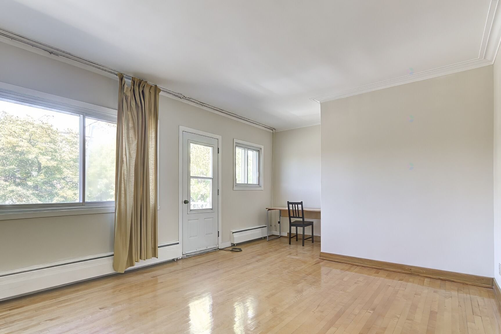 









9040

 - 9042


Rue De Forbin-Janson

,
Montréal (Mercier/Hochelaga-Maisonneuve),




QC
H1K2L3

