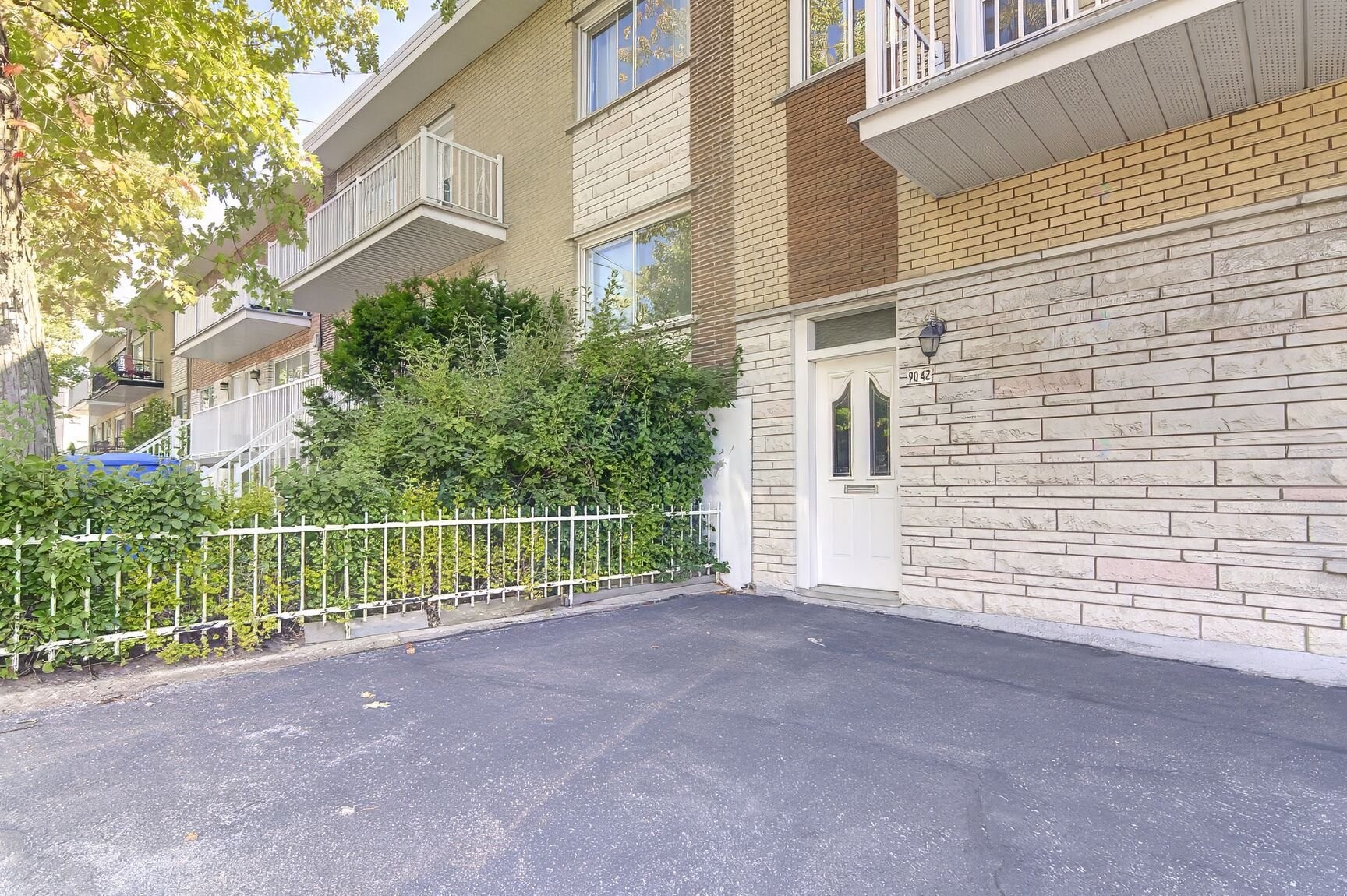 









9040

 - 9042


Rue De Forbin-Janson

,
Montréal (Mercier/Hochelaga-Maisonneuve),




QC
H1K2L3

