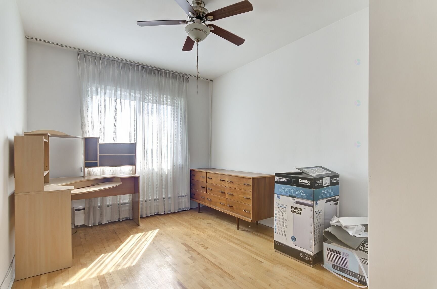 









9040

 - 9042


Rue De Forbin-Janson

,
Montréal (Mercier/Hochelaga-Maisonneuve),




QC
H1K2L3

