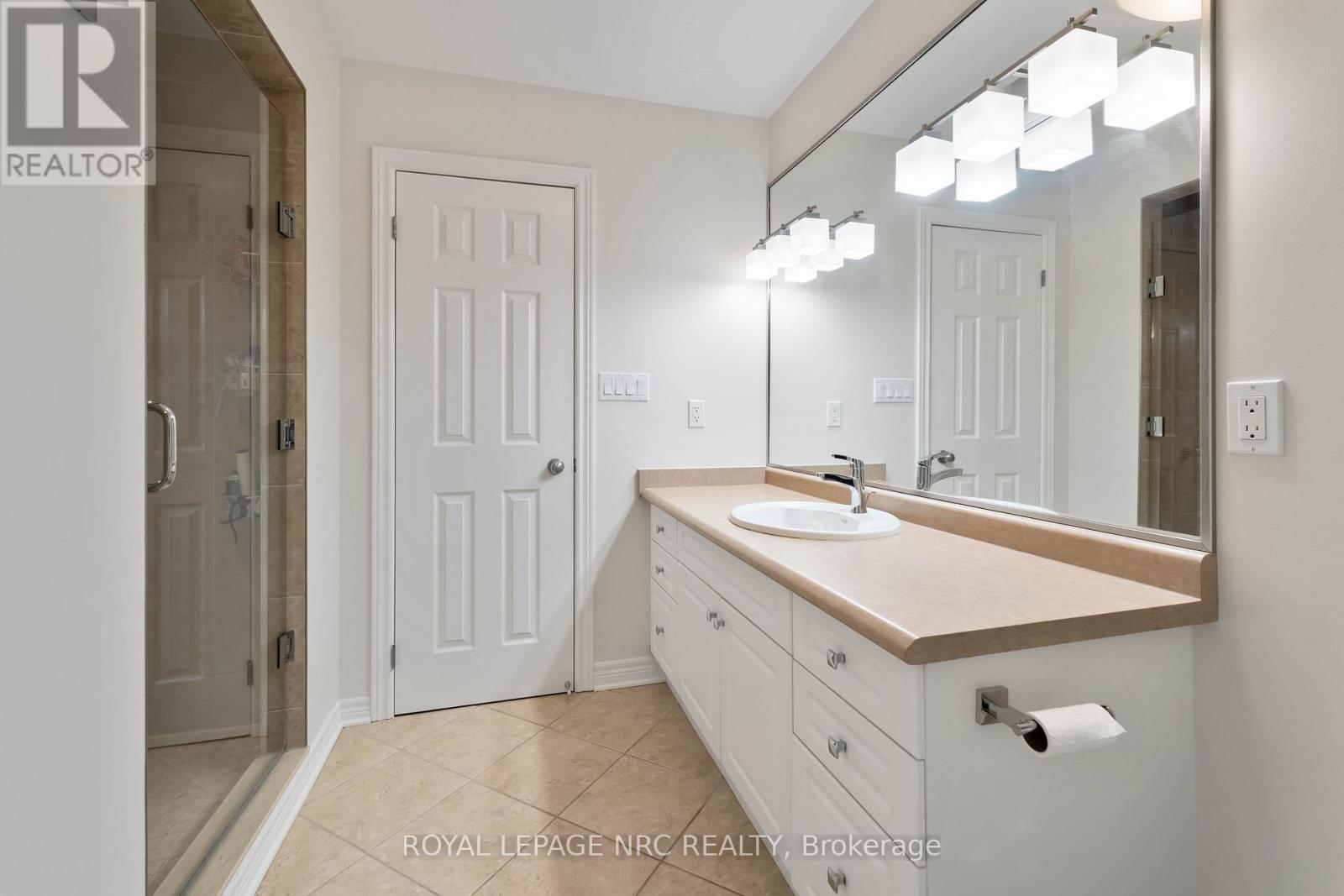 












2475 DIANE STREET

,
Fort Erie (Stevensville),




Ontario
L0S1S0

