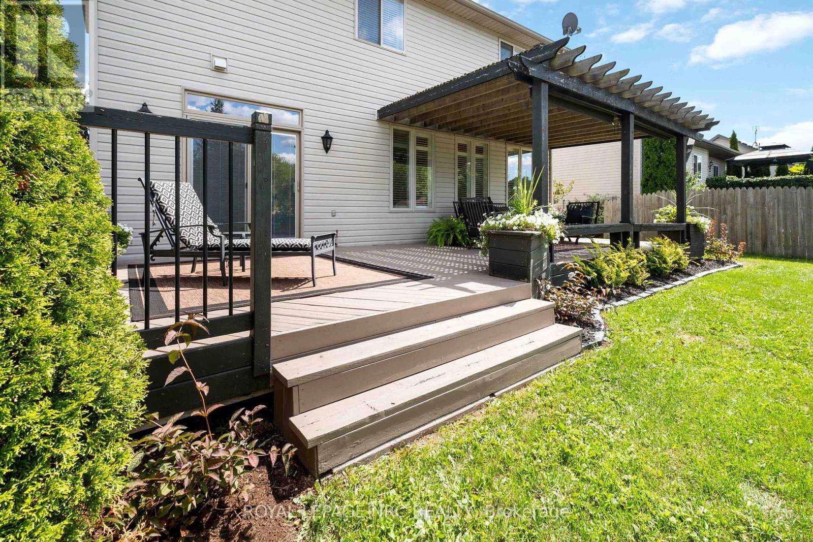 












2475 DIANE STREET

,
Fort Erie (Stevensville),




Ontario
L0S1S0

