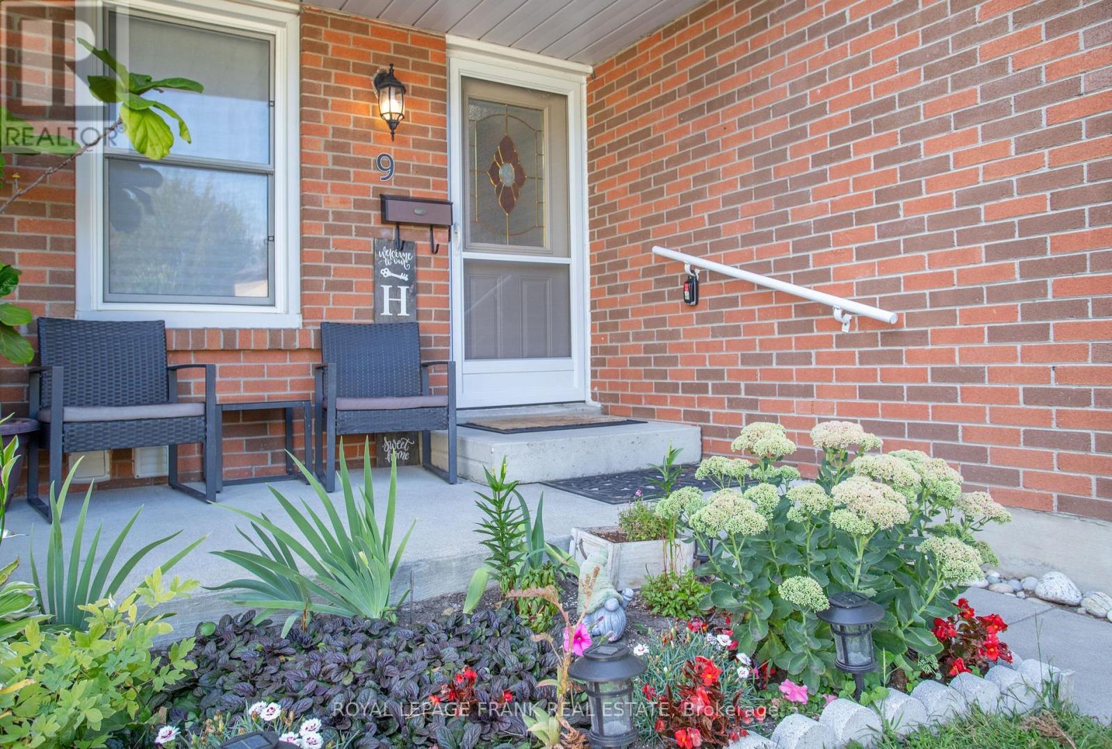 












9 - 1055 CENTRAL PARK BOULEVARD N

,
Oshawa (Centennial),




Ontario
L1G7M4

