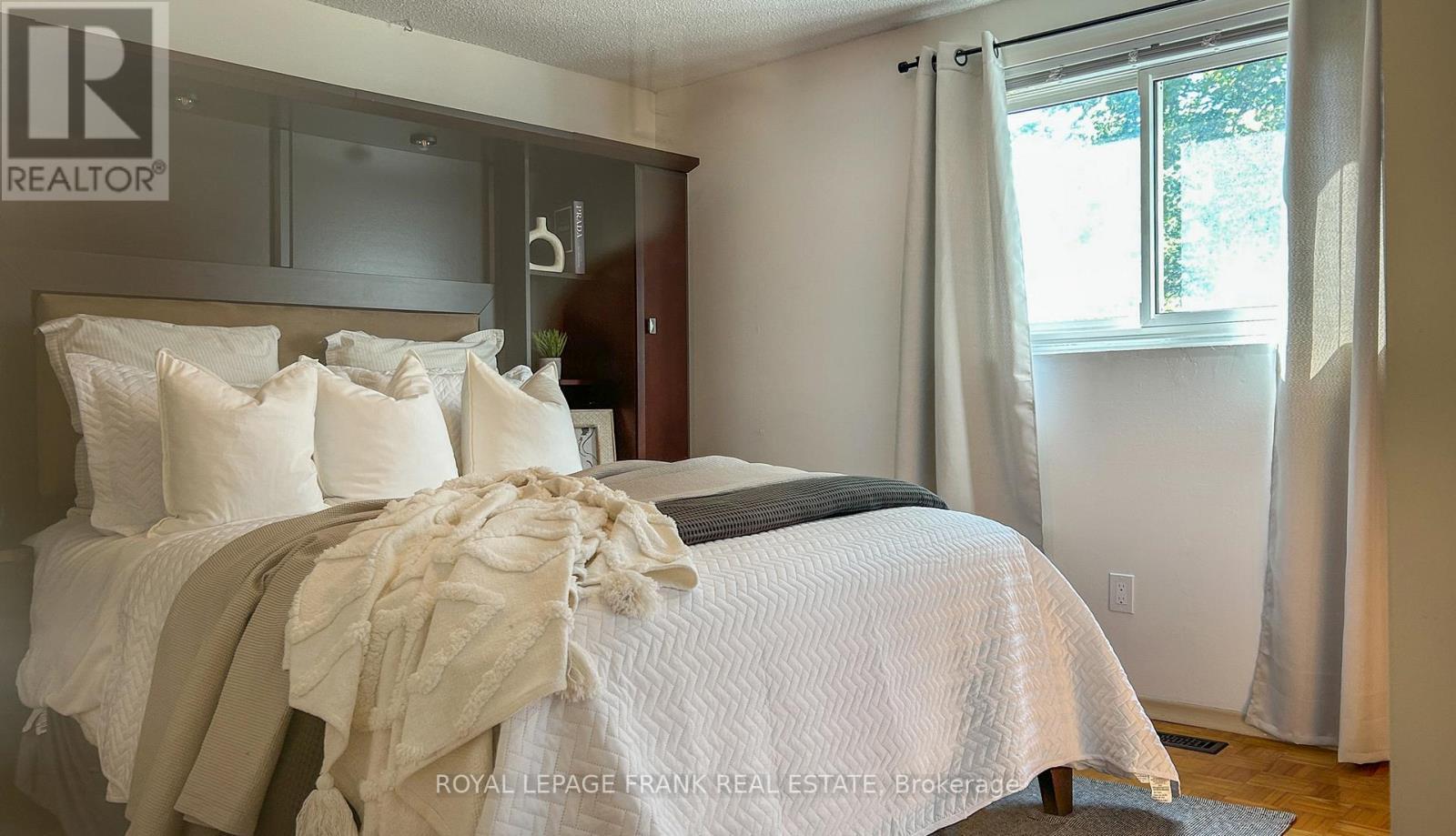 












9 - 1055 CENTRAL PARK BOULEVARD N

,
Oshawa (Centennial),




Ontario
L1G7M4


