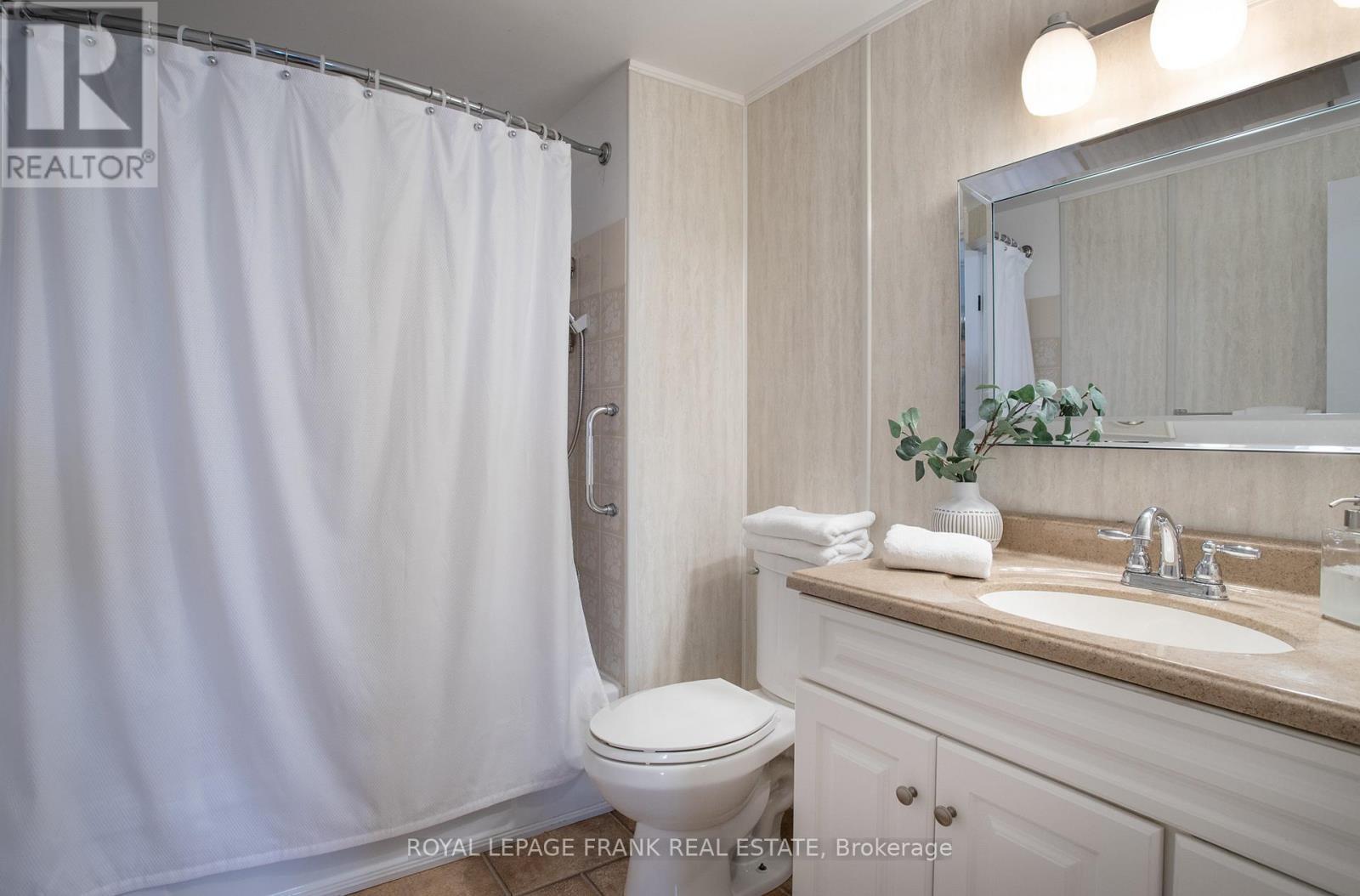 












9 - 1055 CENTRAL PARK BOULEVARD N

,
Oshawa (Centennial),




Ontario
L1G7M4

