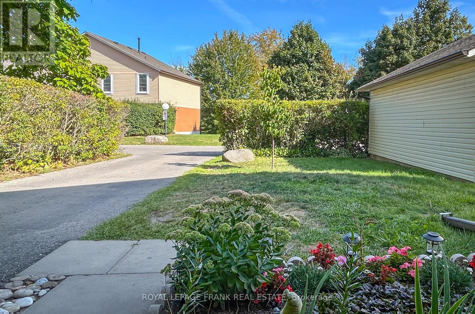 












9 - 1055 CENTRAL PARK BOULEVARD N

,
Oshawa (Centennial),




Ontario
L1G7M4

