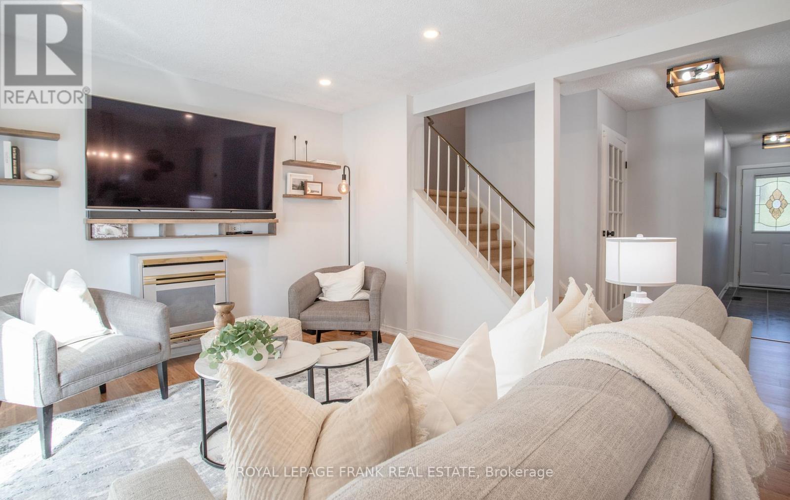 












9 - 1055 CENTRAL PARK BOULEVARD N

,
Oshawa (Centennial),




Ontario
L1G7M4

