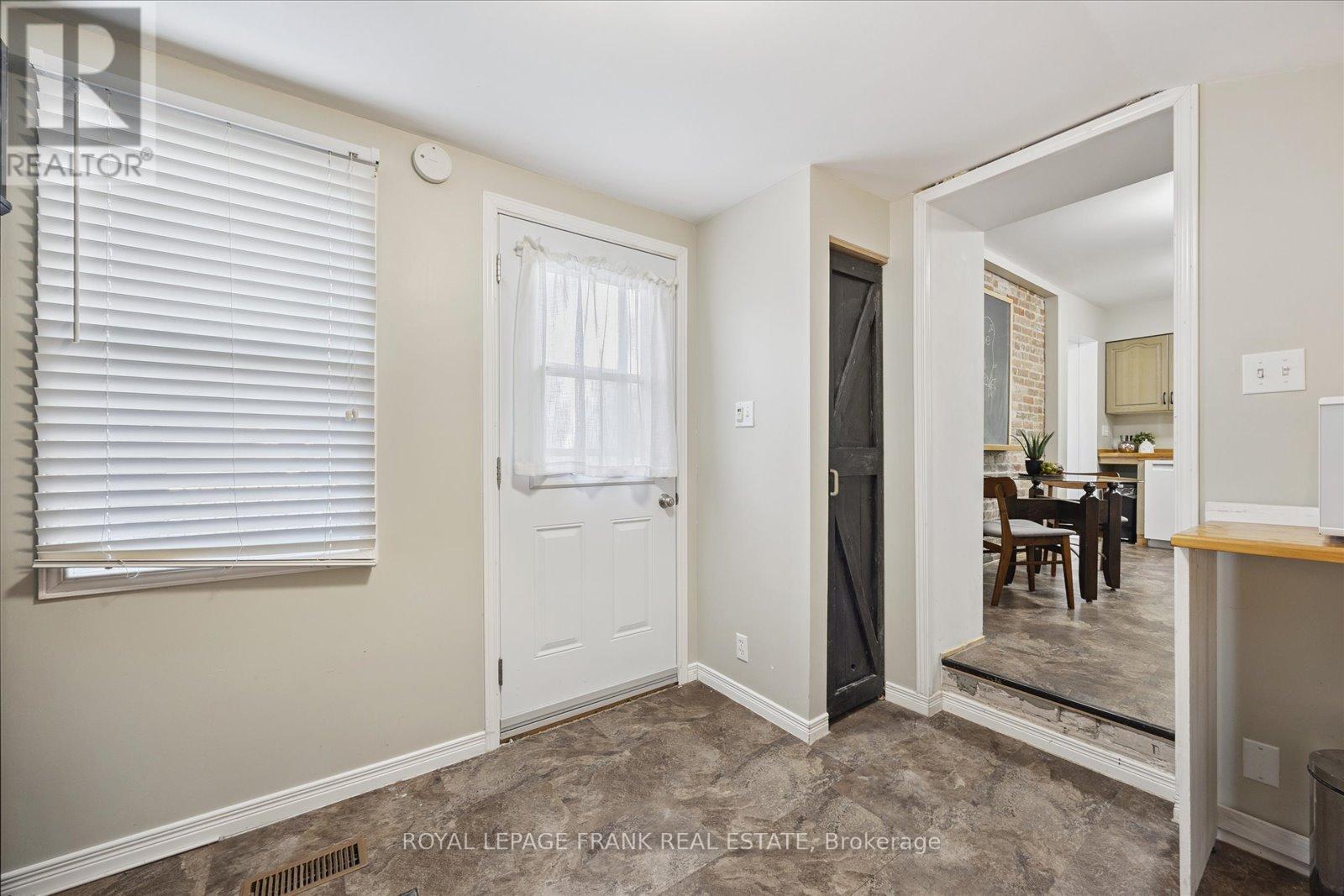 












29 RIDOUT STREET

,
Kawartha Lakes (Lindsay),




Ontario
K9V2B4

