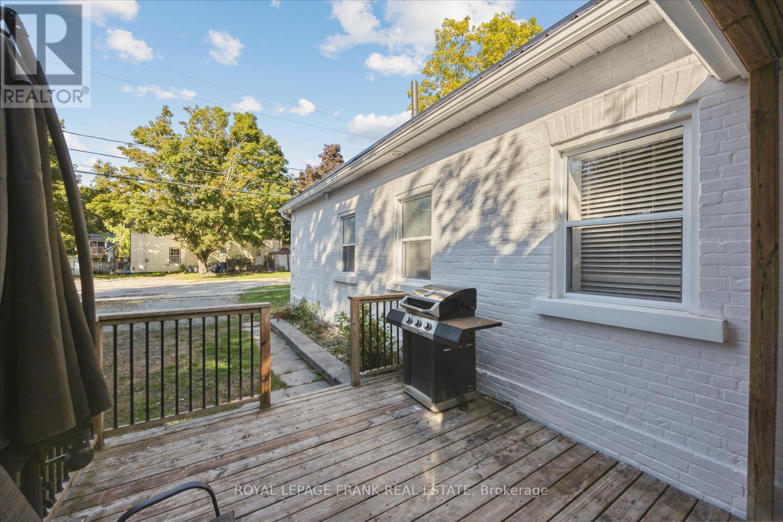 












29 RIDOUT STREET

,
Kawartha Lakes (Lindsay),




Ontario
K9V2B4

