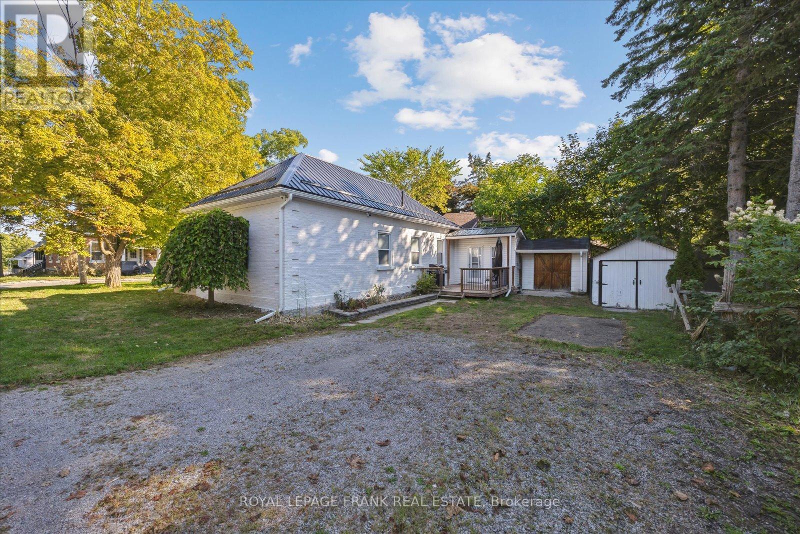 












29 RIDOUT STREET

,
Kawartha Lakes (Lindsay),




Ontario
K9V2B4

