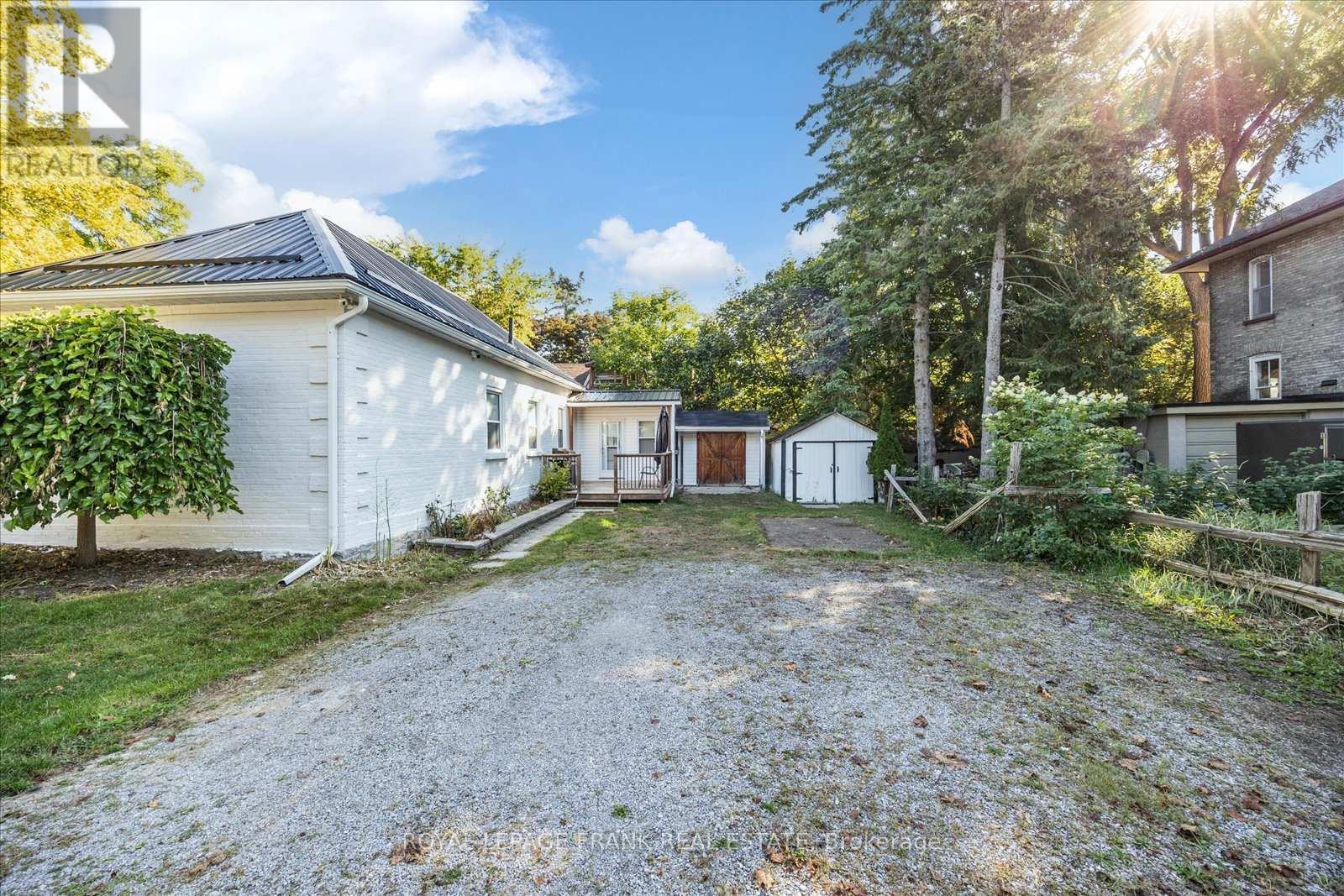 












29 RIDOUT STREET

,
Kawartha Lakes (Lindsay),




Ontario
K9V2B4


