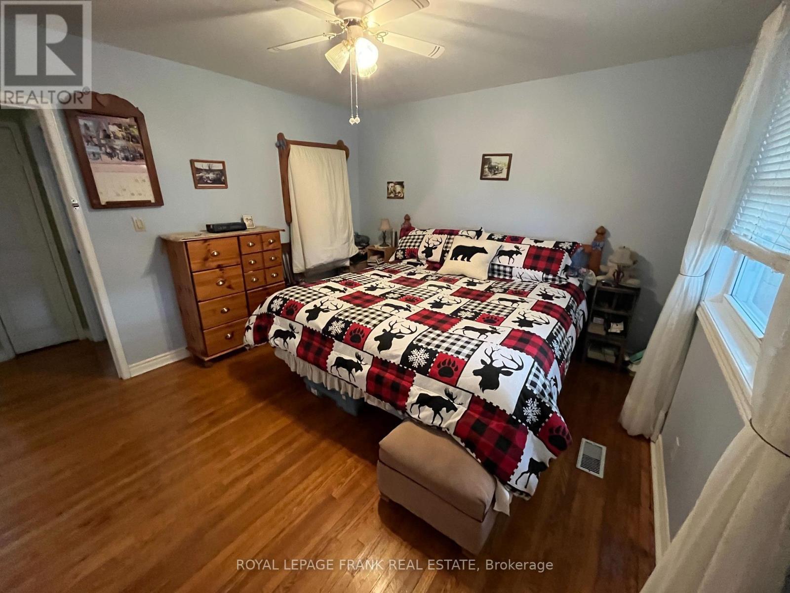 












26 LARCH STREET

,
Highlands East (Bicroft Ward),




Ontario
K0L1M0

