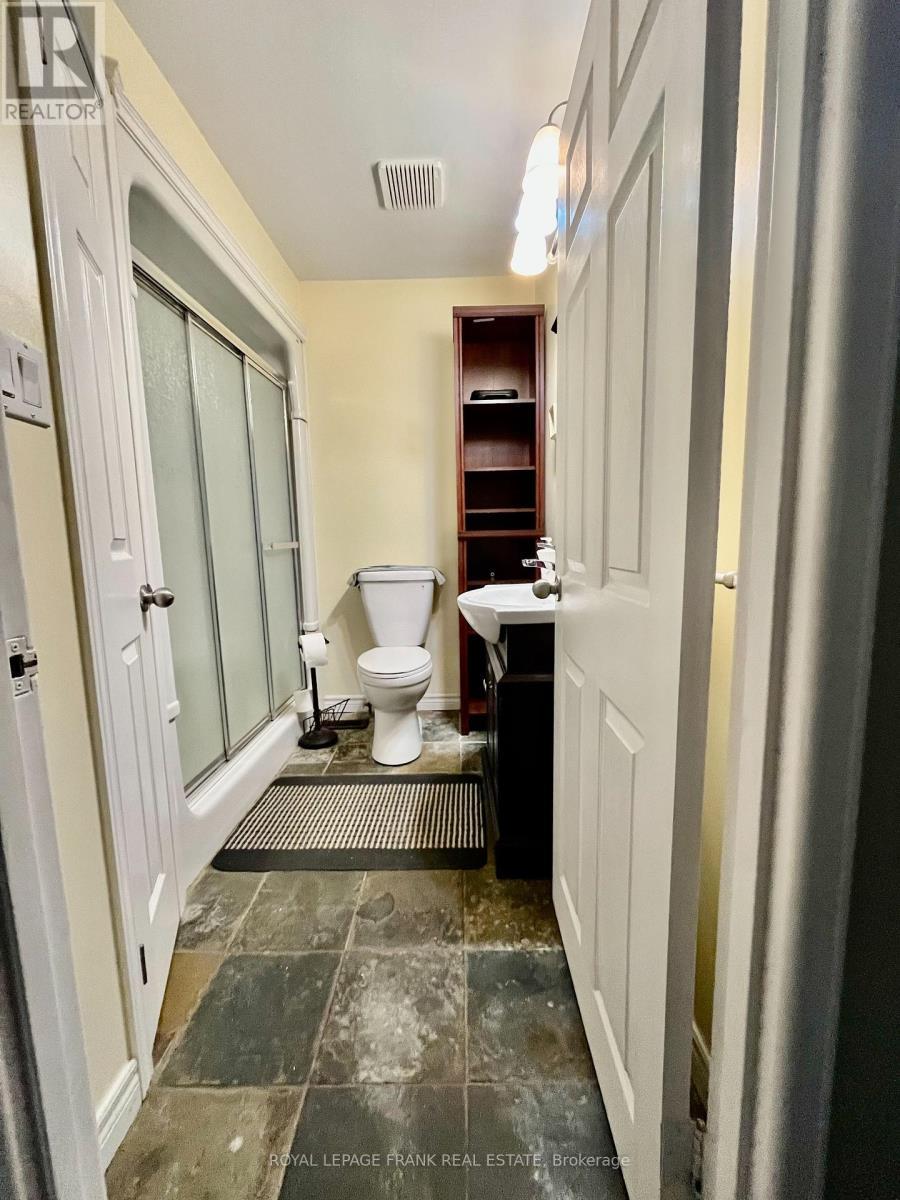












26 LARCH STREET

,
Highlands East (Bicroft Ward),




Ontario
K0L1M0

