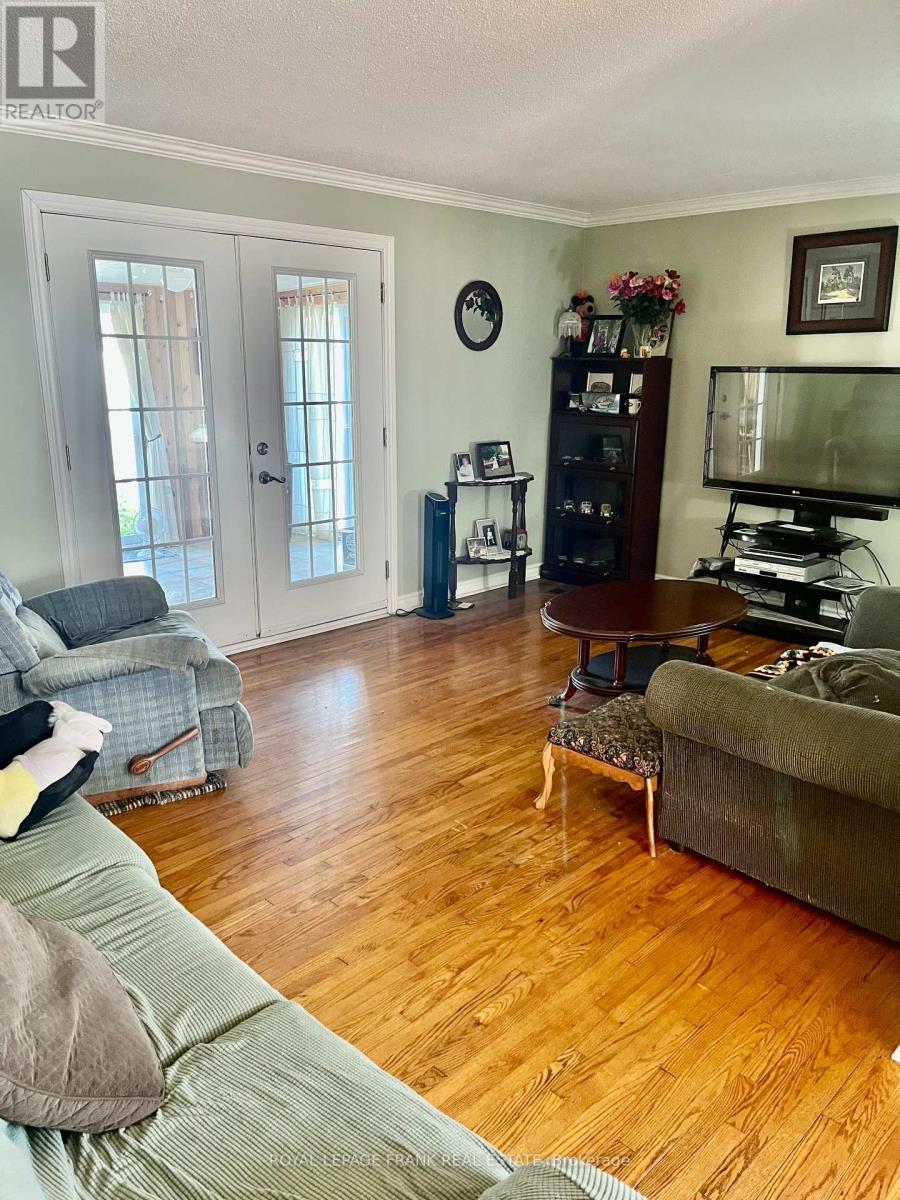 












26 LARCH STREET

,
Highlands East (Bicroft Ward),




Ontario
K0L1M0

