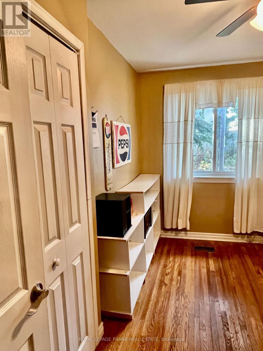 












26 LARCH STREET

,
Highlands East (Bicroft Ward),




Ontario
K0L1M0

