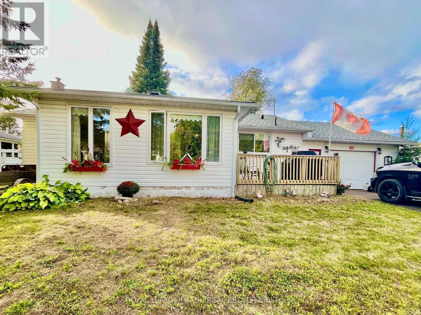 












26 LARCH STREET

,
Highlands East (Bicroft Ward),




Ontario
K0L1M0

