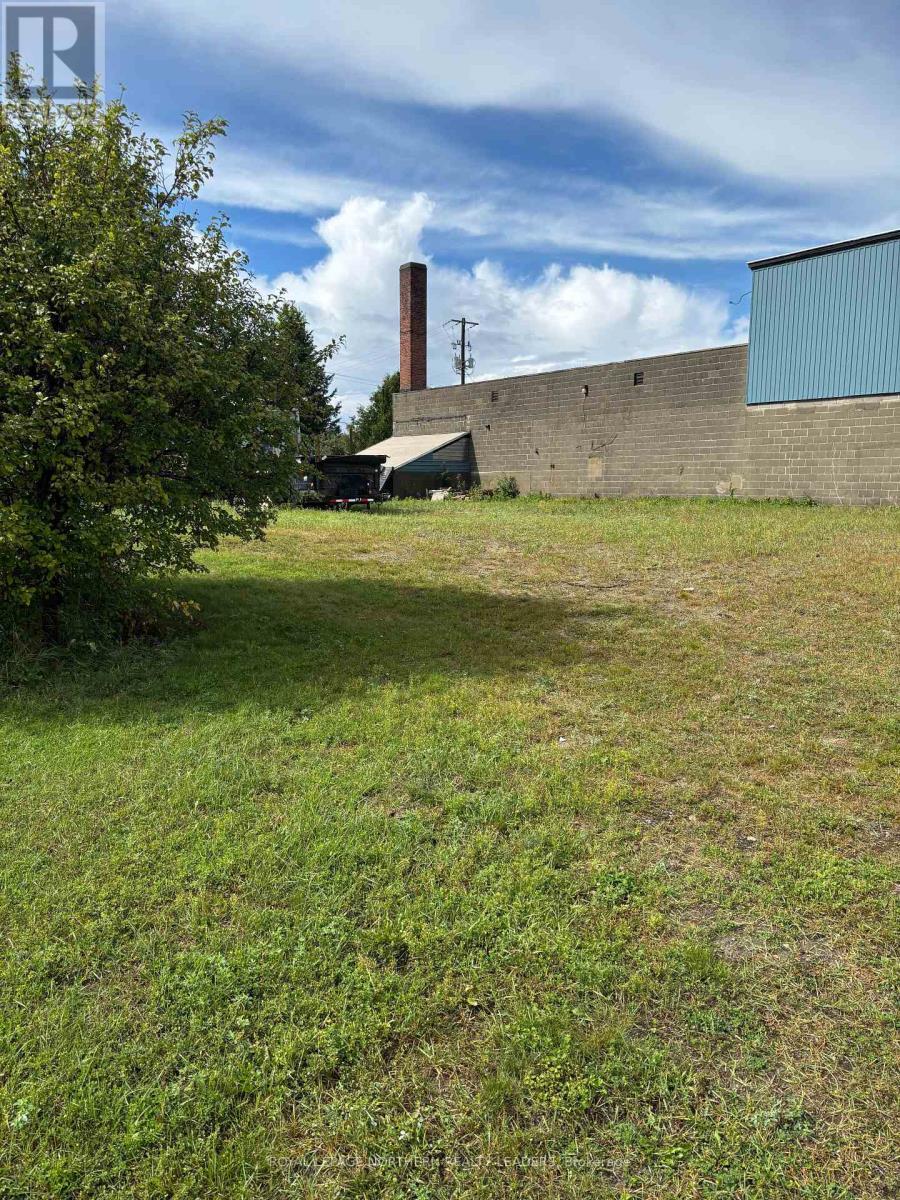 












429 B SPRUCE STREET S

,
Timmins (TS - SE),







Ontario
P4N2N6

