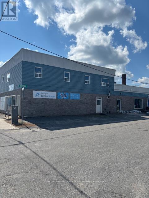 












429 SPRUCE STREET S

,
Timmins (TS - SE),




Ontario
P4N2N6

