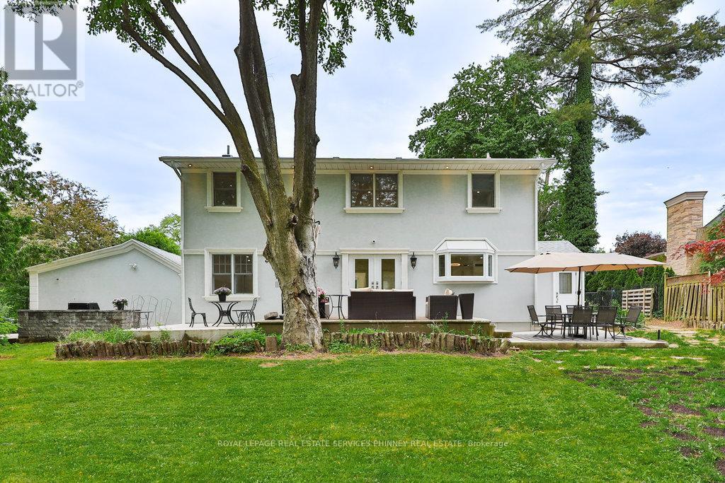 












1003 LAKESHORE ROAD W

,
Oakville,




Ontario
L6L1E7

