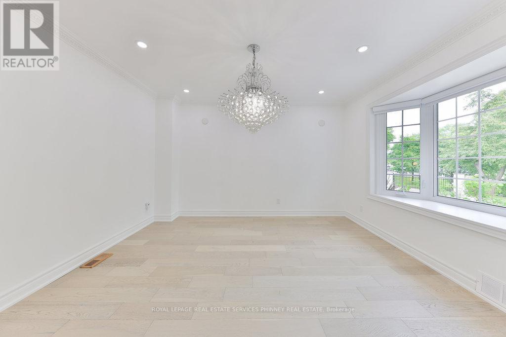 












1003 LAKESHORE ROAD W

,
Oakville,




Ontario
L6L1E7

