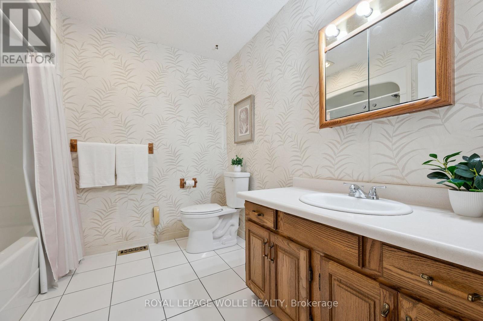 












#2 - 1080 ISABELLA STREET

,
Wellesley,




Ontario
N0B2A0

